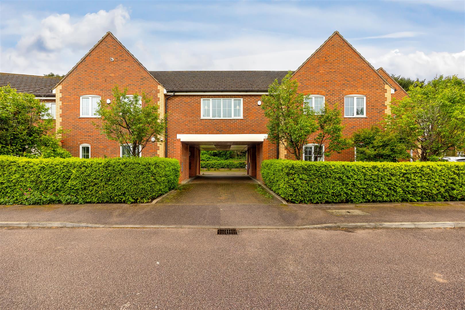 2 bed property in Walden Croft, Milton Keynes